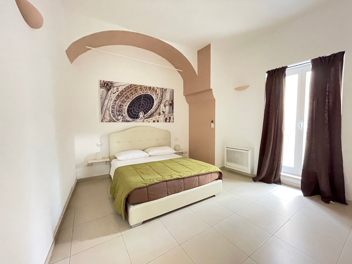 bright apartment in the historic center of lecce