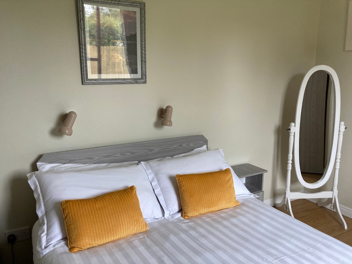 Double Room in No-fuss, Award Winning Guesthouse