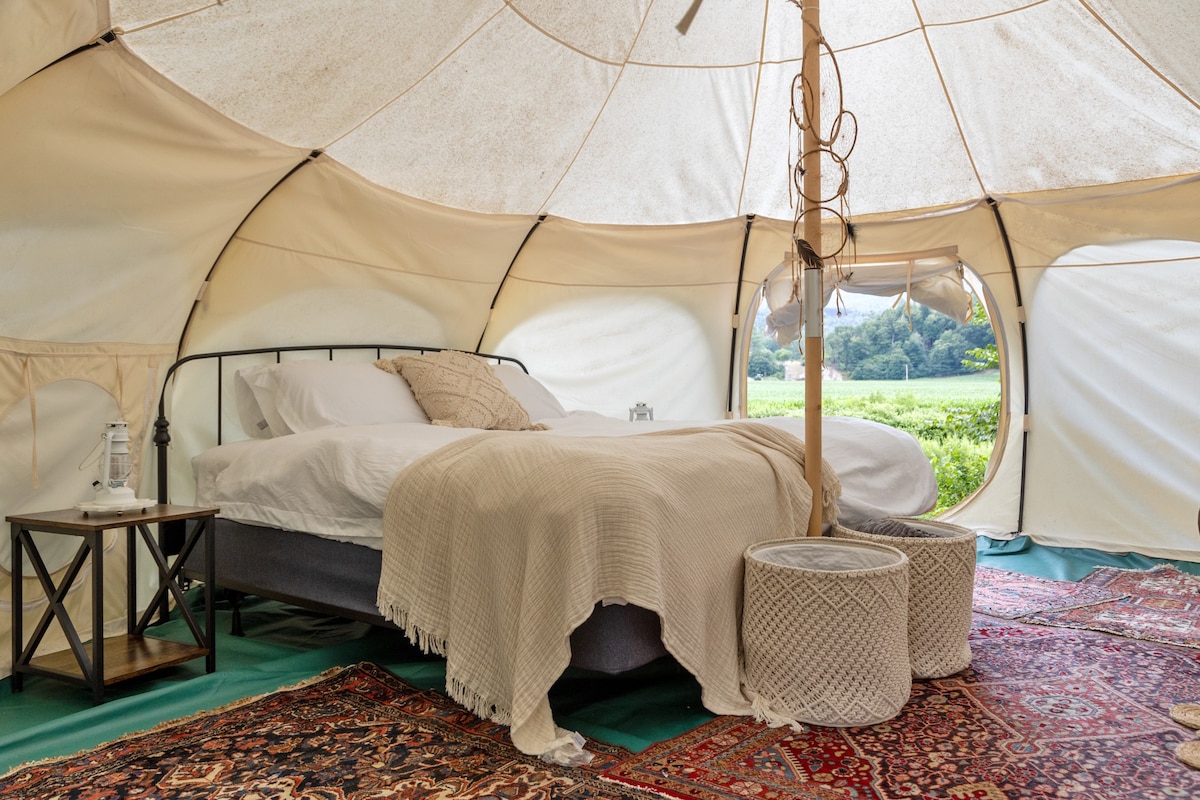 Riverside Luxury Glamping Tent by Stowe w/hot tub