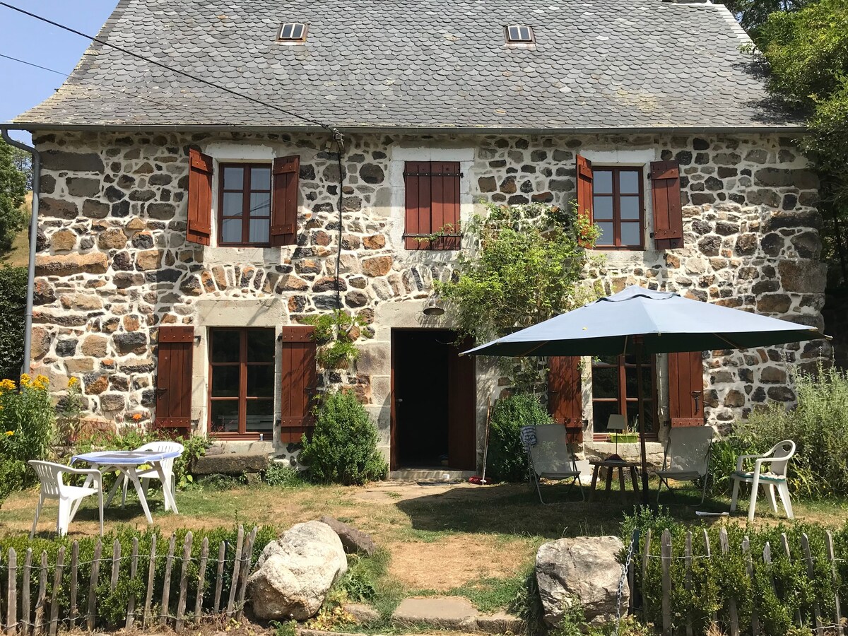 Landhuis in het vulkaanpark van de Auvergne