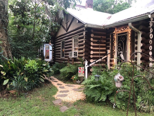 Cozy Log Cabin, Foley, Al.   Pet Friendly.