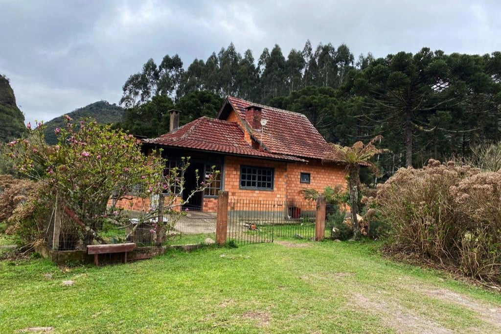 美丽的农舍，可欣赏佩德拉-达圭亚（ Pedra da Águia ）的独家景色