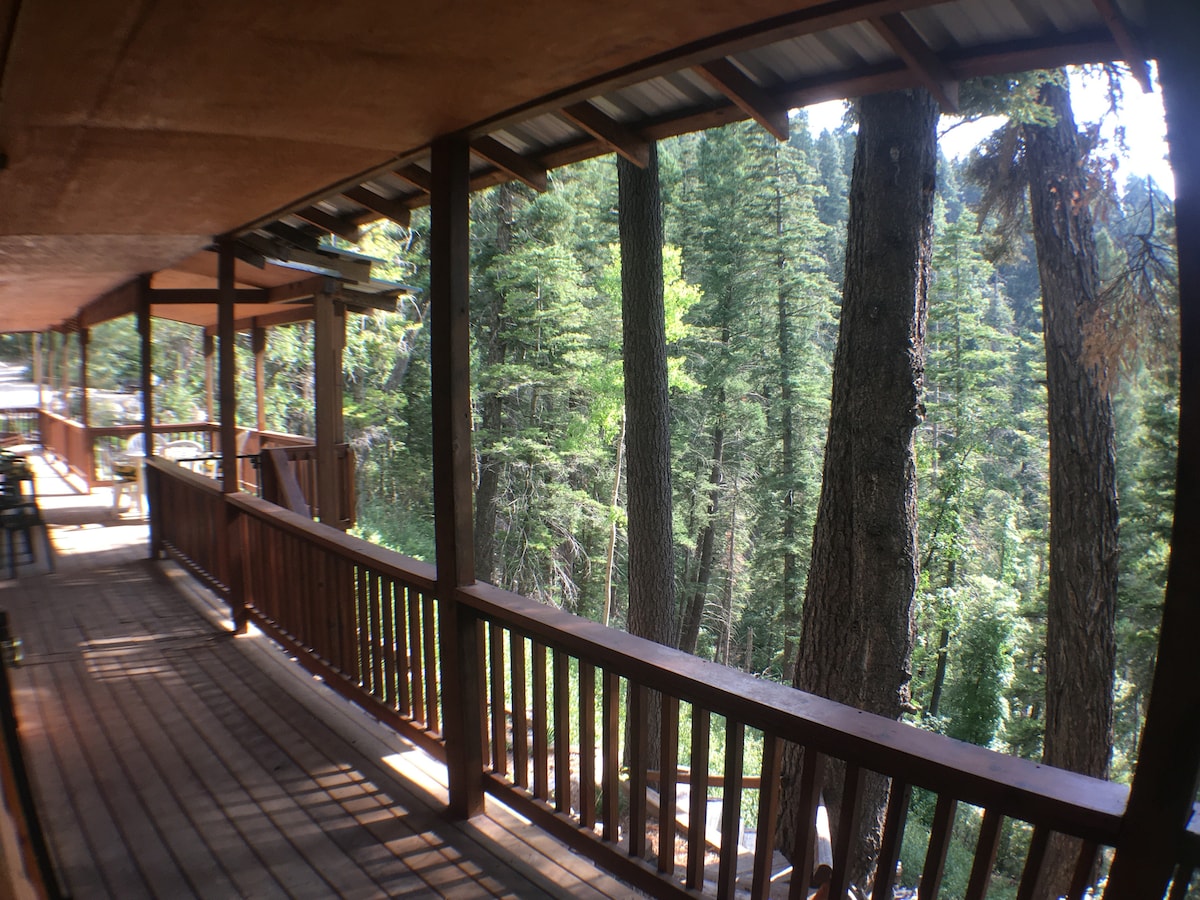 Bonnie 's Trestle Cabin, Historic Railroad Property