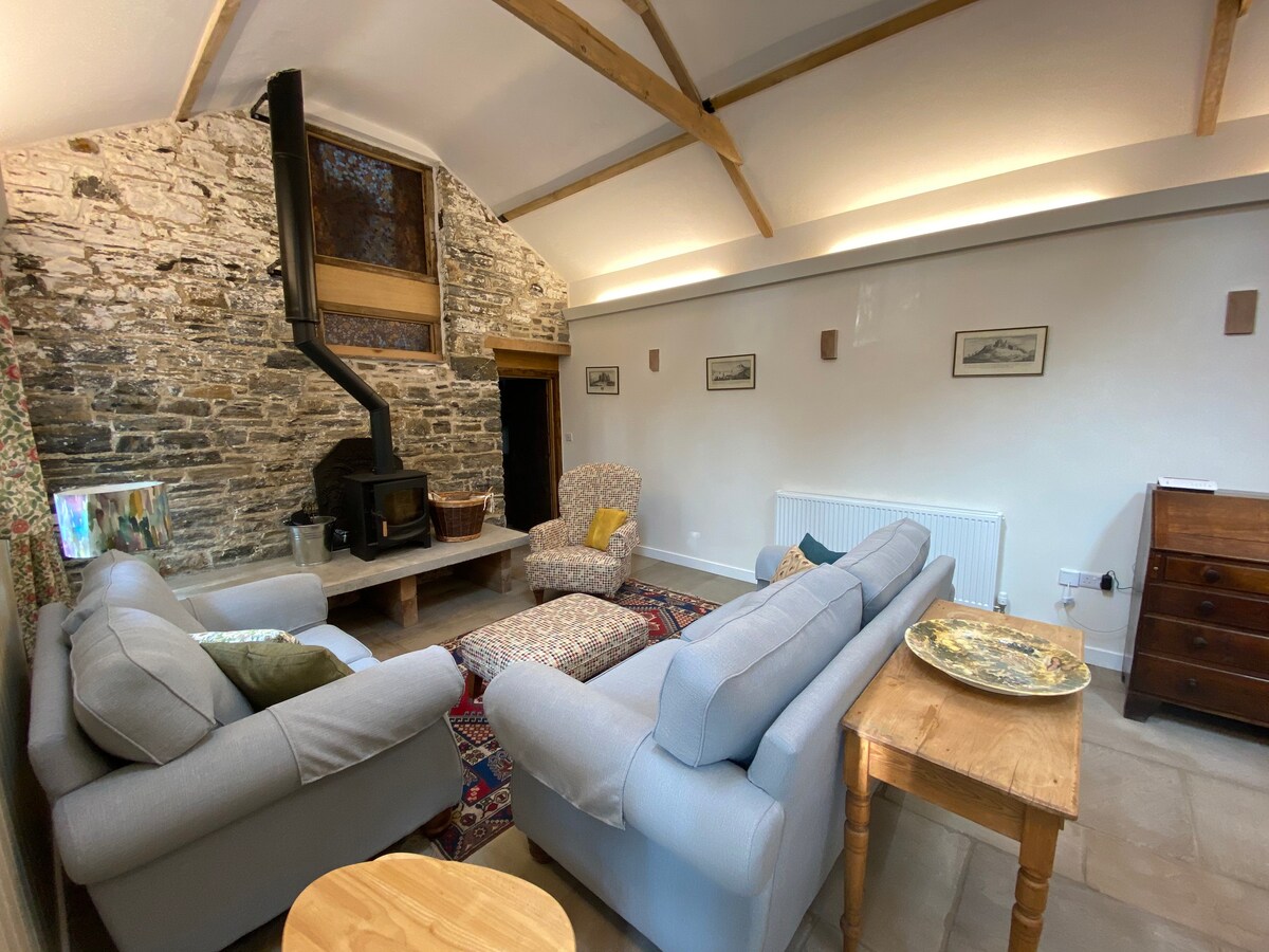 The Badger: West Wales Rural Barn Retreat