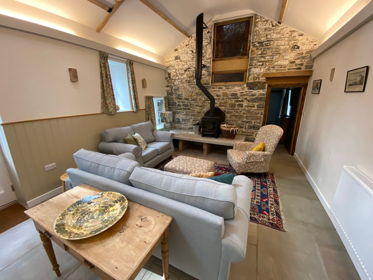 The Badger: West Wales Rural Barn Retreat