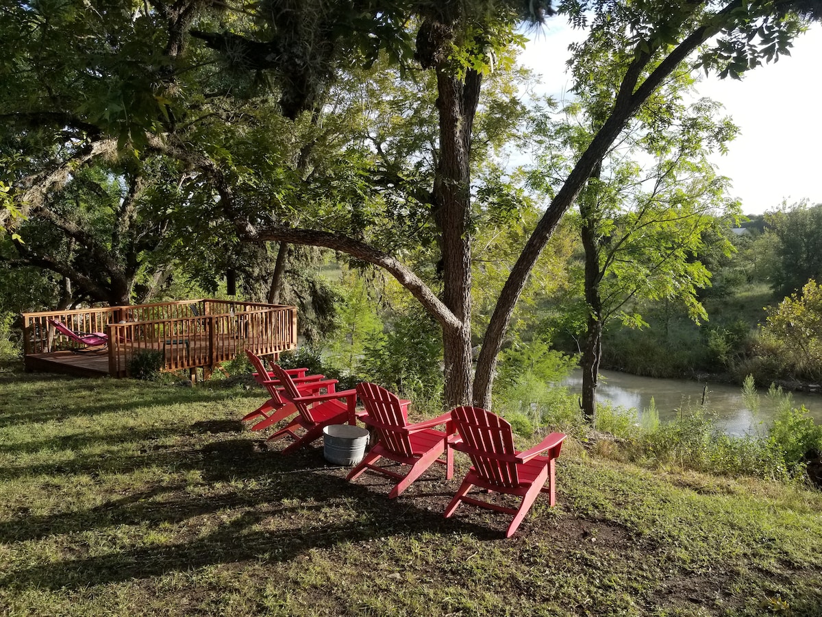 Honey 's Frio River House