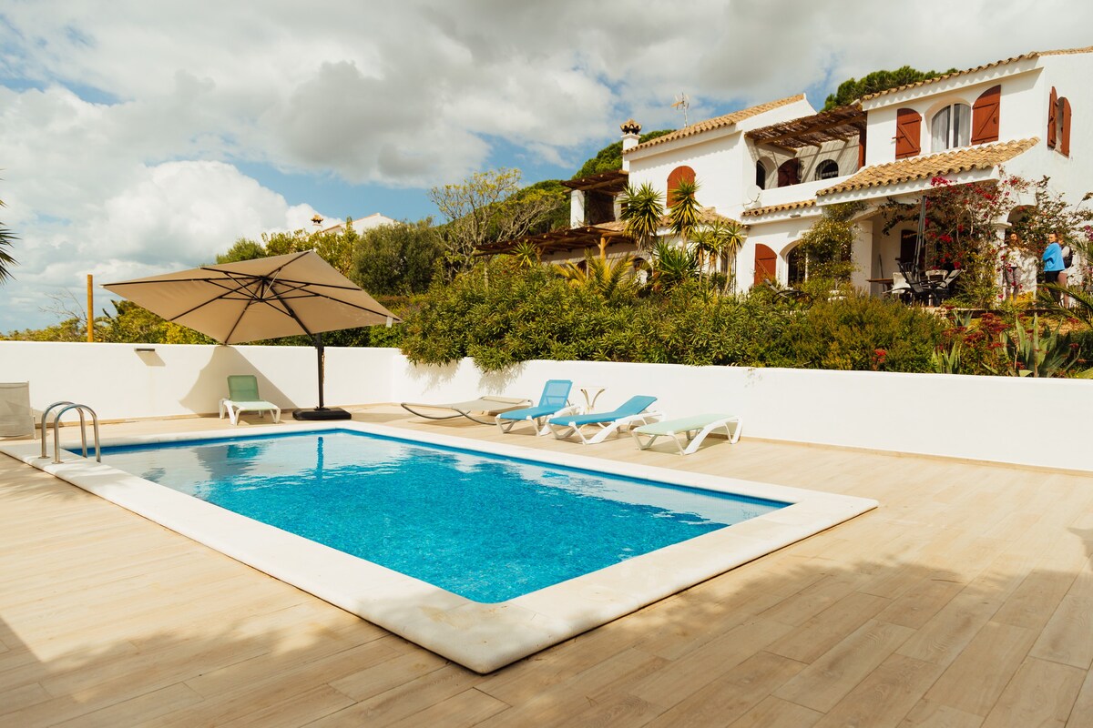Casa Asclepios 别墅：景观、泳池和隐私