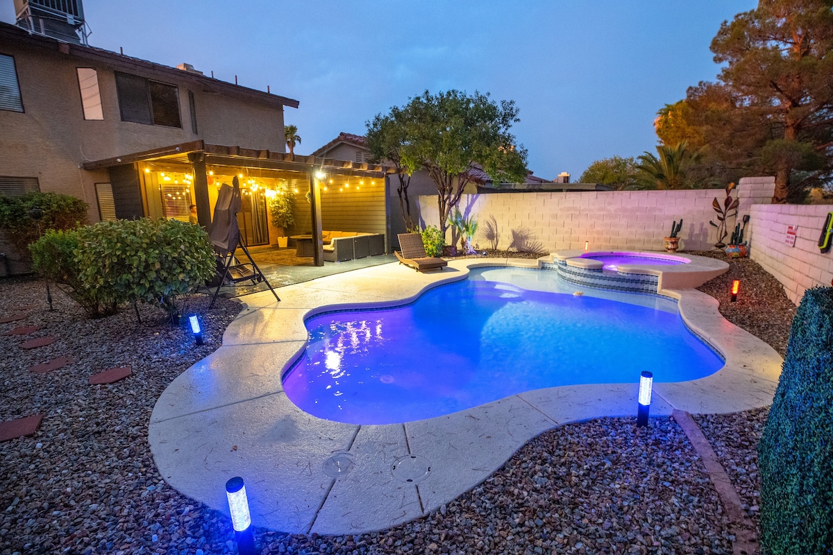 1800平方英尺的房子可加热泳池水疗，距离大道10分钟