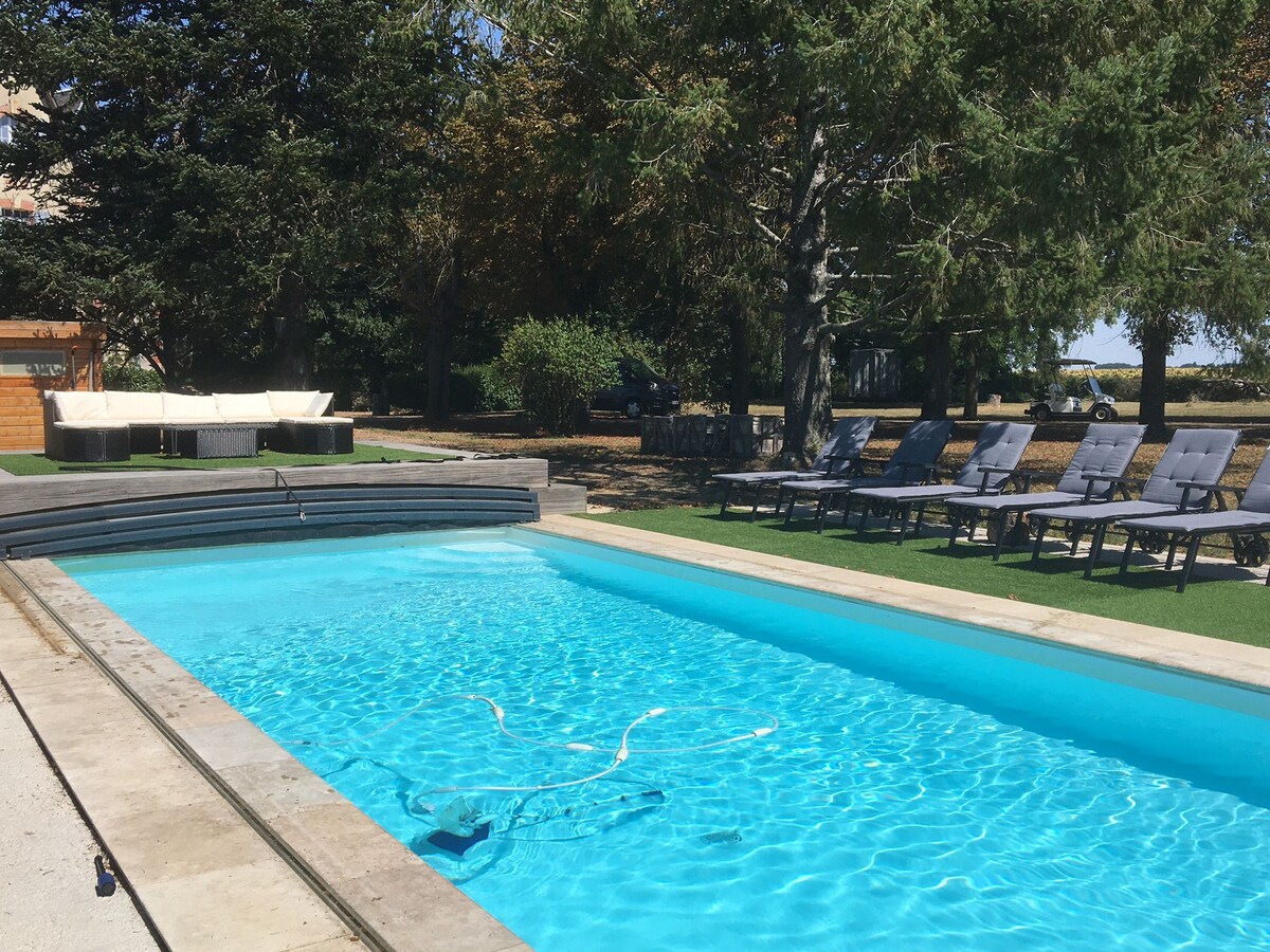 Pouligny: Belle-époque villa met privé-zwembad
