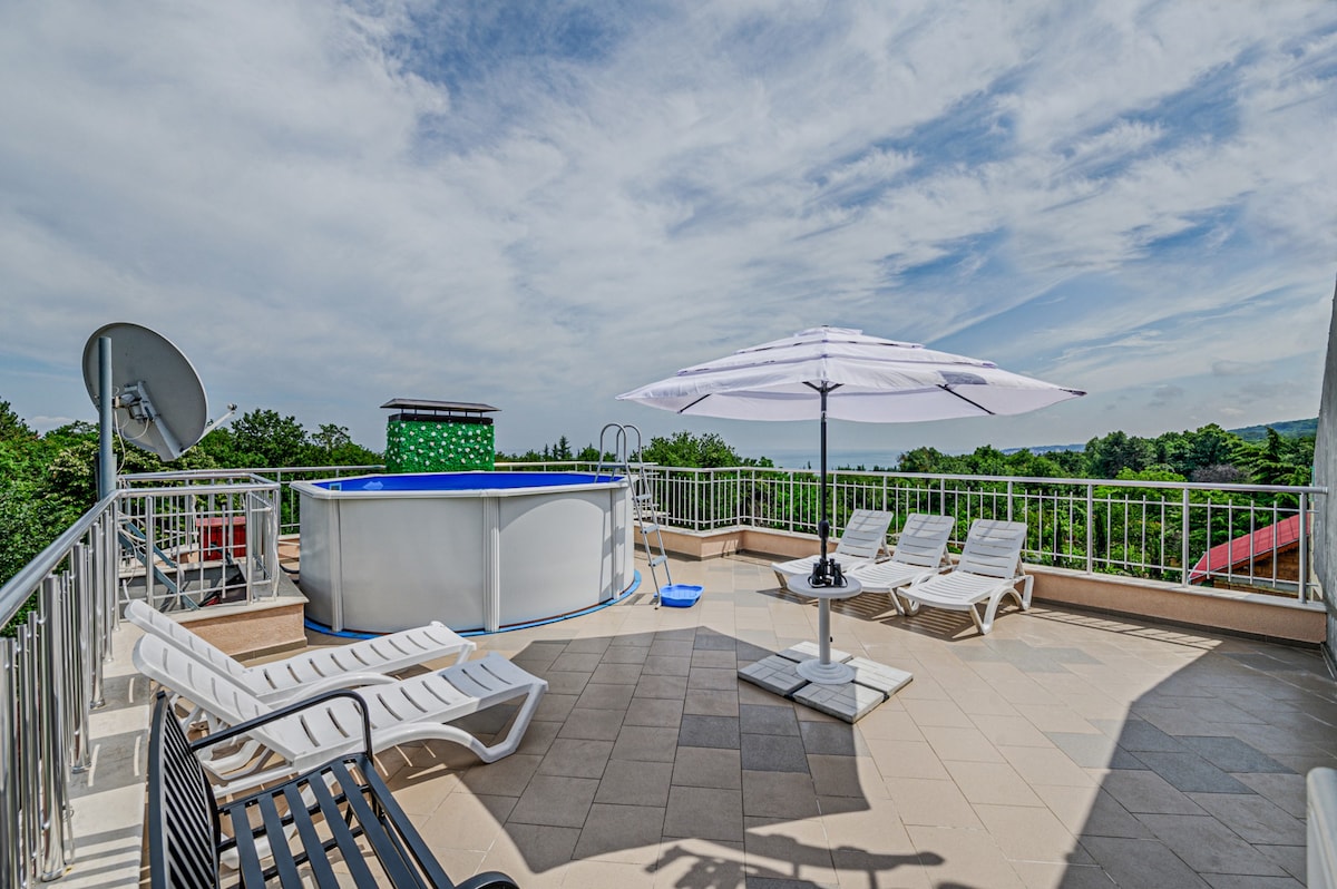 Vila Panorama Sky, rooftop pool, backyard, BBQ -2R