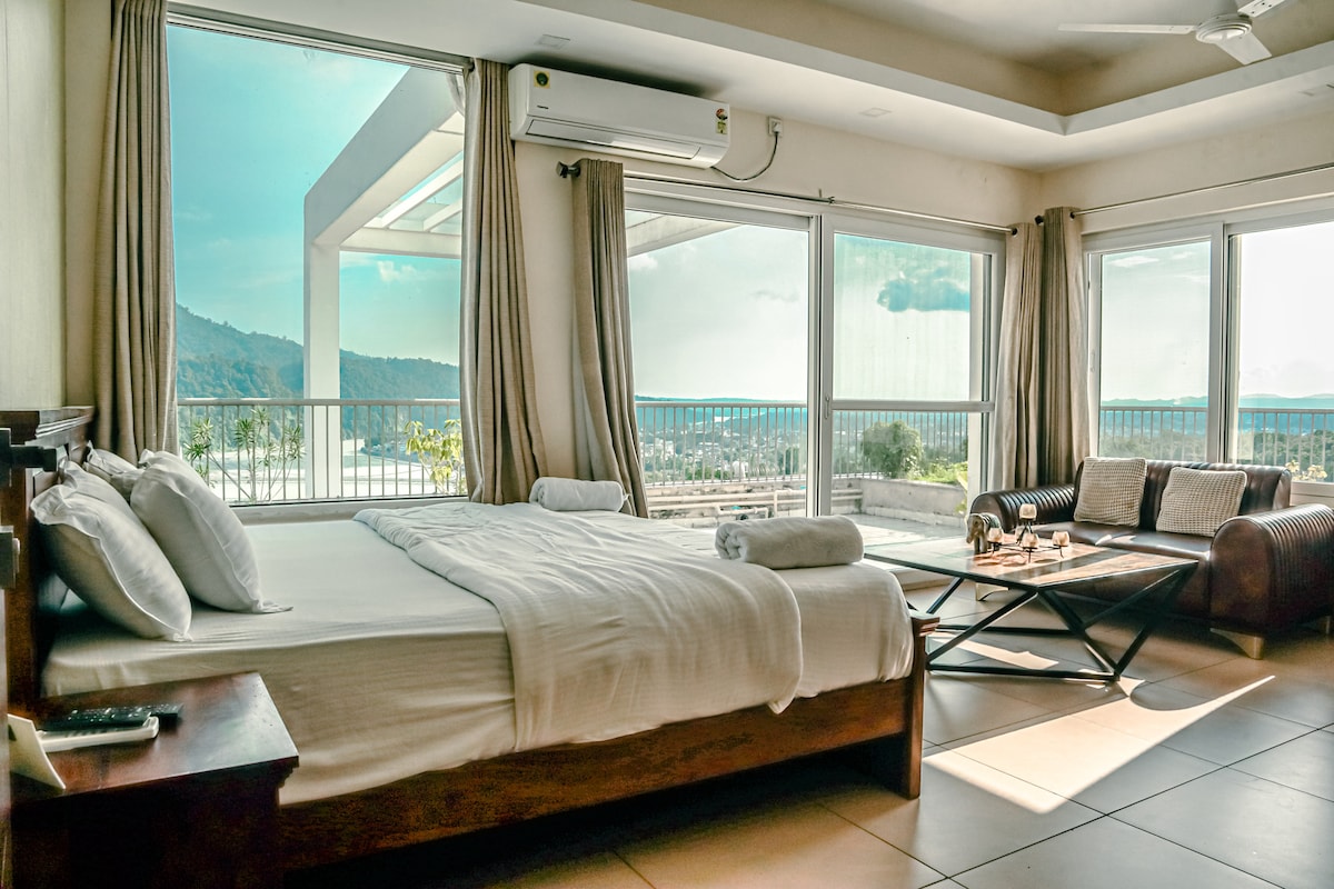 Terrace room w/ Most Exclusive 180 view of Ganges