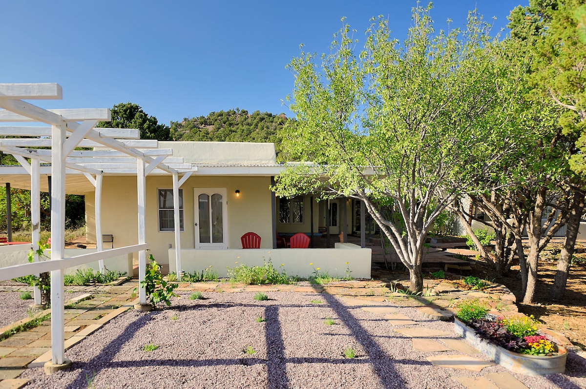 Casa de Suenos- Stunning Santa Fe Home on 5 acres