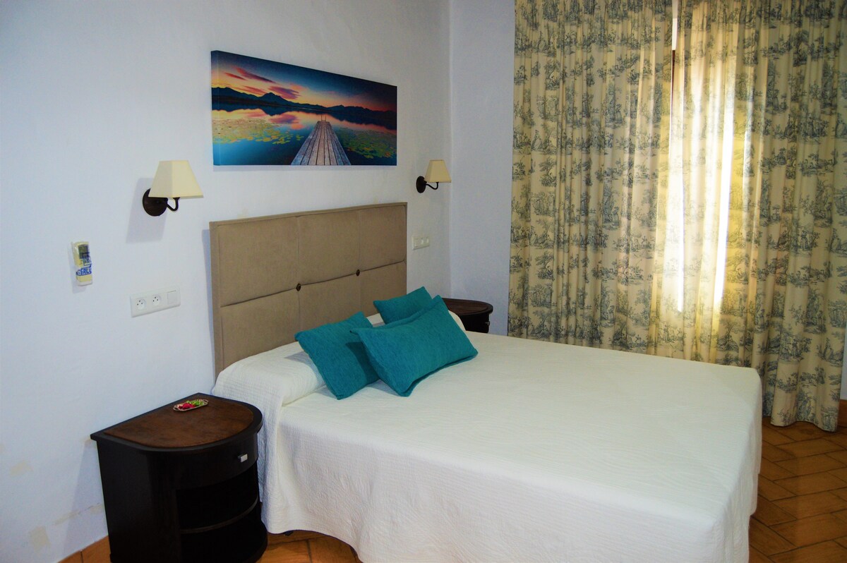 Apartamentos Turísticos Los Alisos 3间卧室