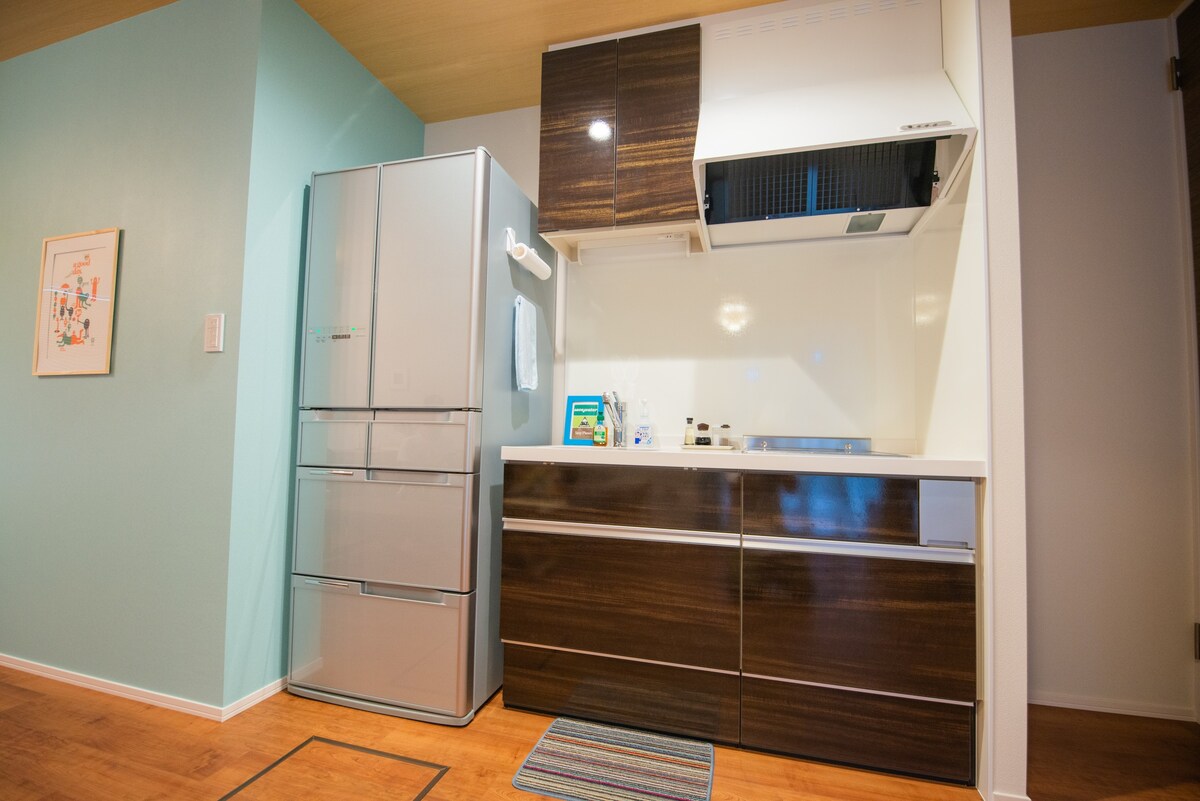 欢乐之家# 1C ，宽敞的单间公寓，适合家庭入住！