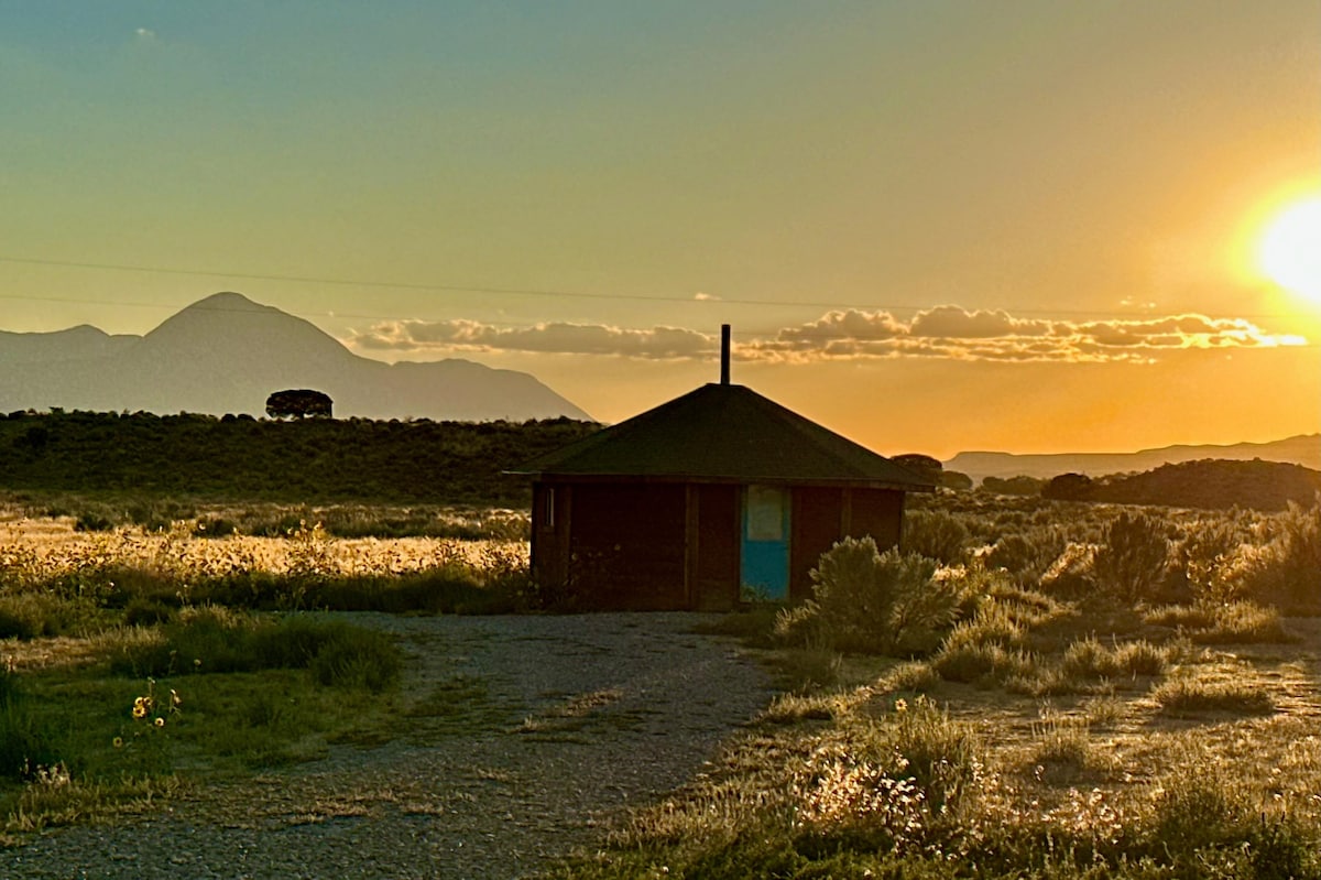 Navajo Yurt ~ Mesa Verde View on Campground