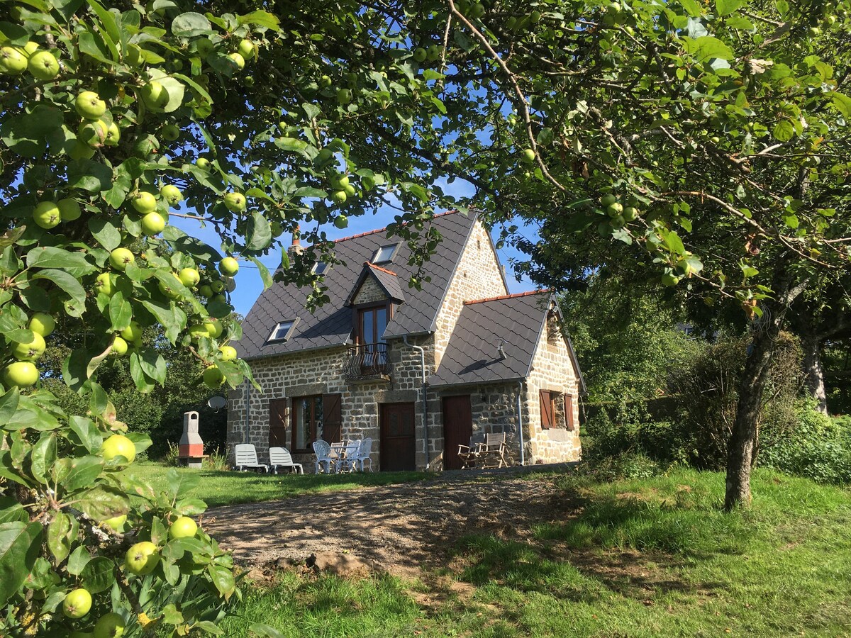 La Hussaire - The Gingerbread House Cottage