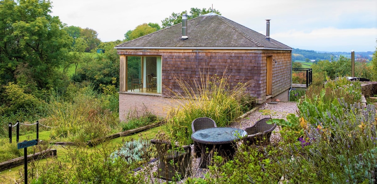 Designer house, balcony, views, sauna, pool