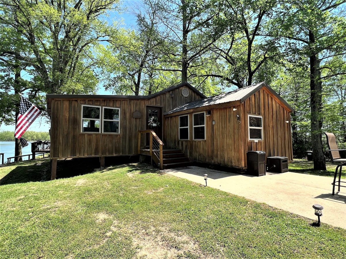 Riverfront Cabin ~热水浴缸~ Reyno, AR ~ Current River