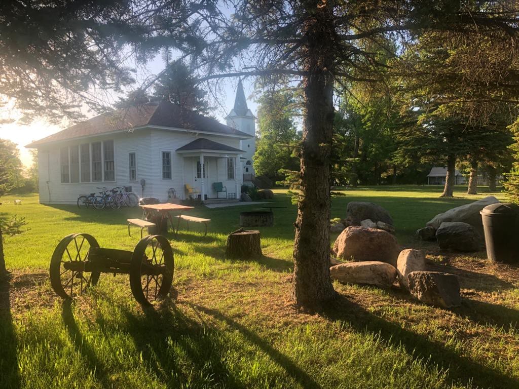 The Prairie Cottage (Bethany Prairie School)