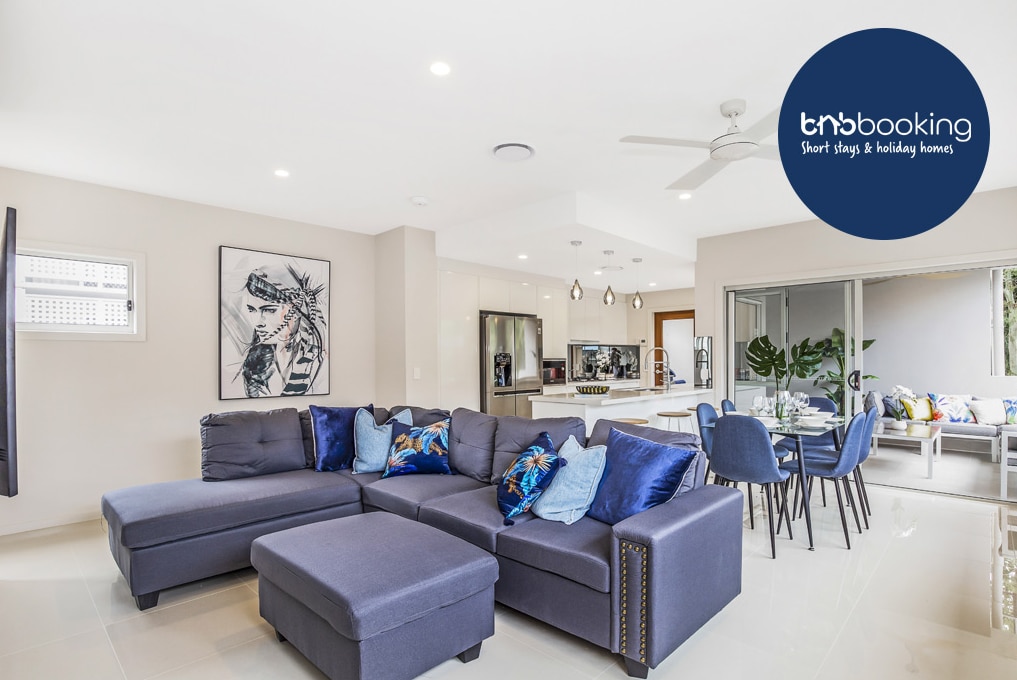 Park Avenue Luxe 1BR | 4km to City, Outdoor BBQ