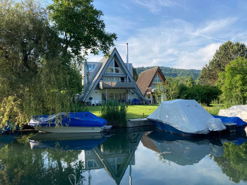 Komfortables Ferienhaus direkt am See