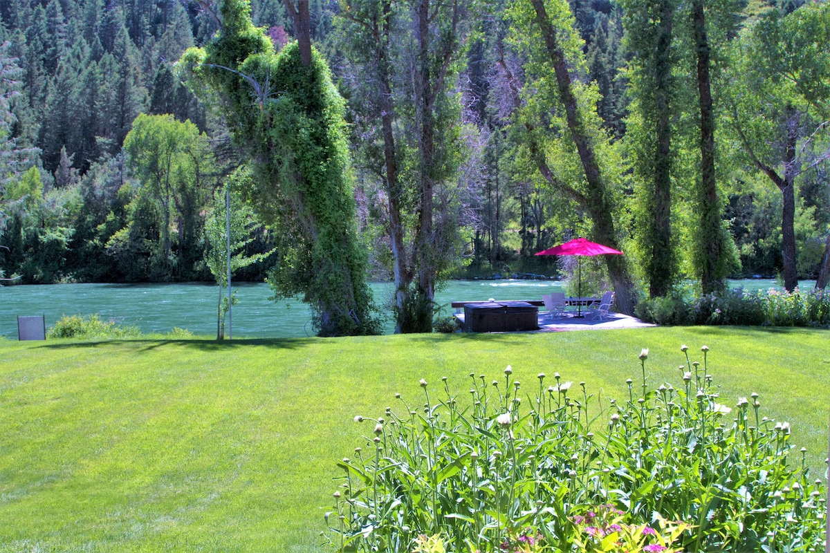 300 ft River Frontage  on South Fork, Snake River