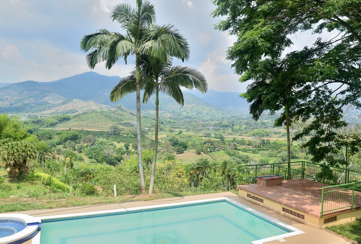 Casa campestre con vista y piscina