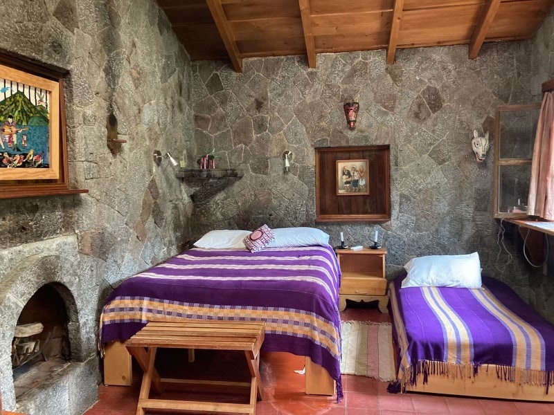 阿蒂特兰湖畔的Casa Maya石头小屋和厨房