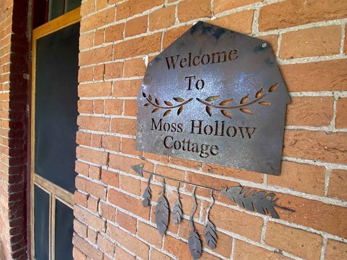 ‘Moss Hollow Cottage' farm stay