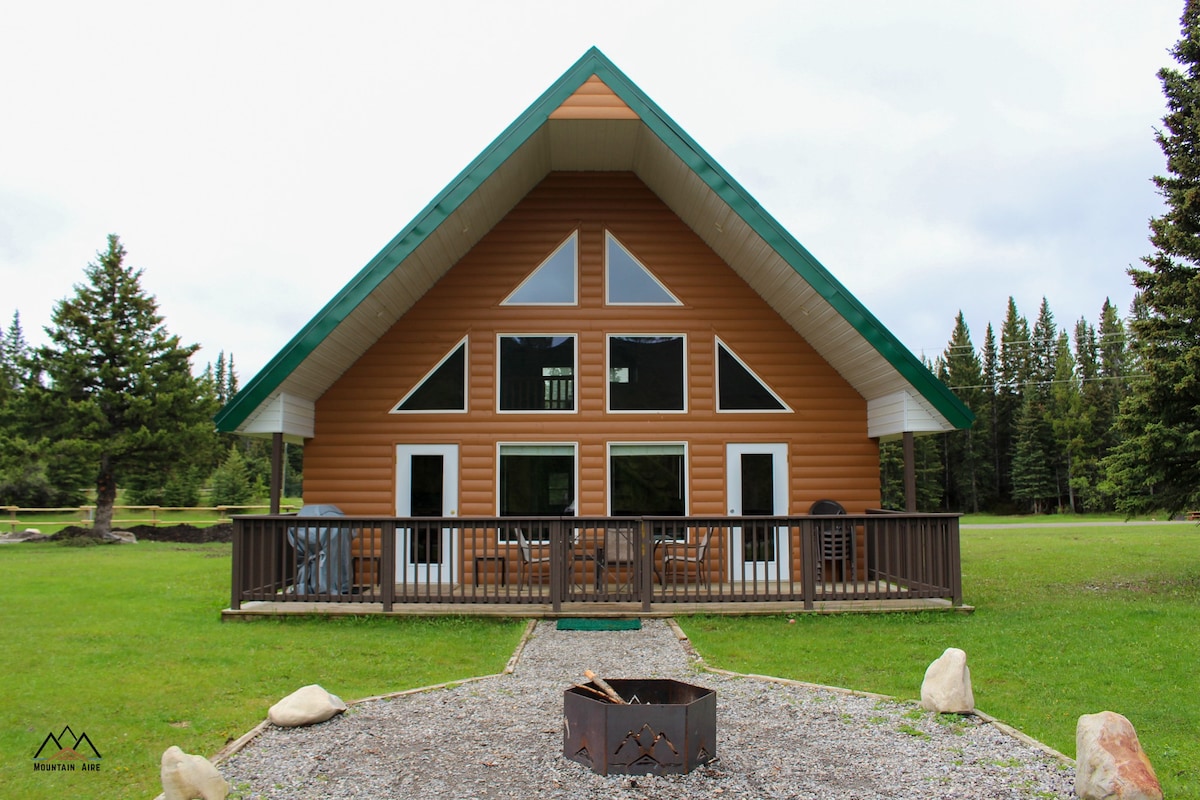 101 Mountain-Aire River View Cabin