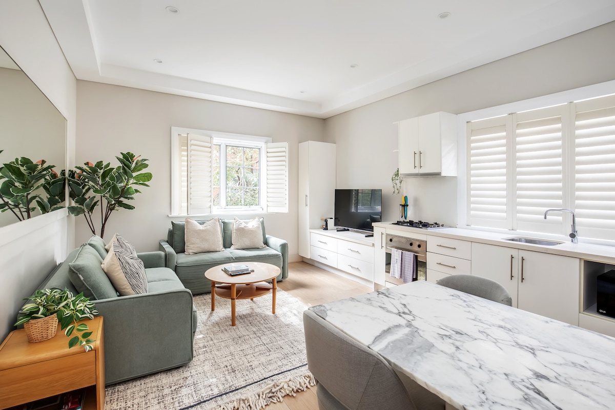 Local's Corner—Boutique Living by Bondi Beach