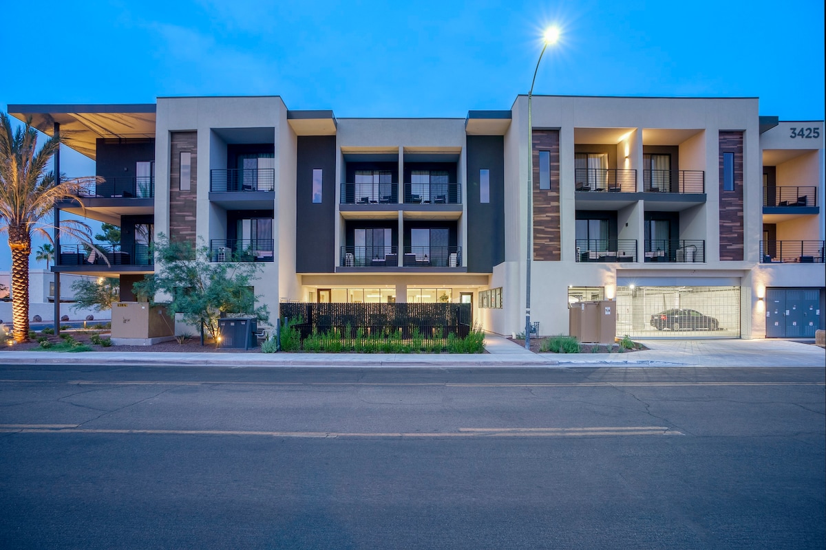 Modern 2-BR next to Old Town Scottsdale