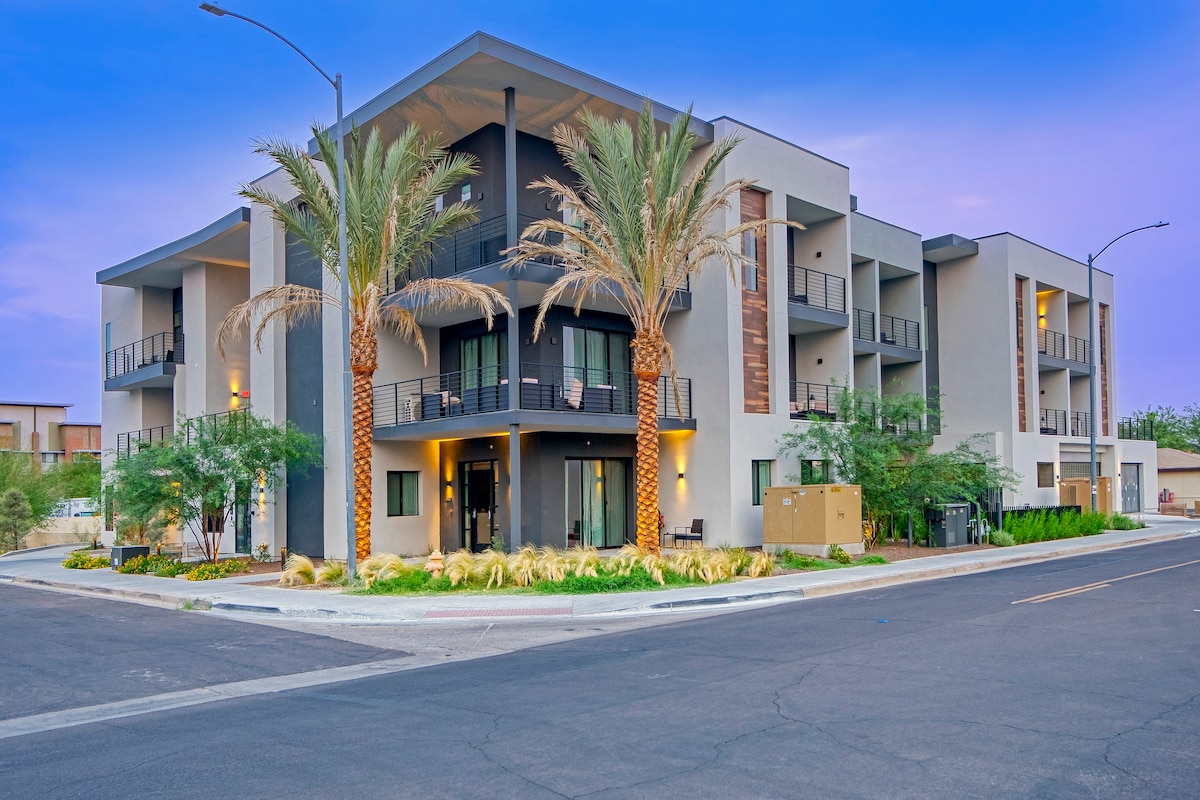 Modern 2-BR next to Old Town Scottsdale