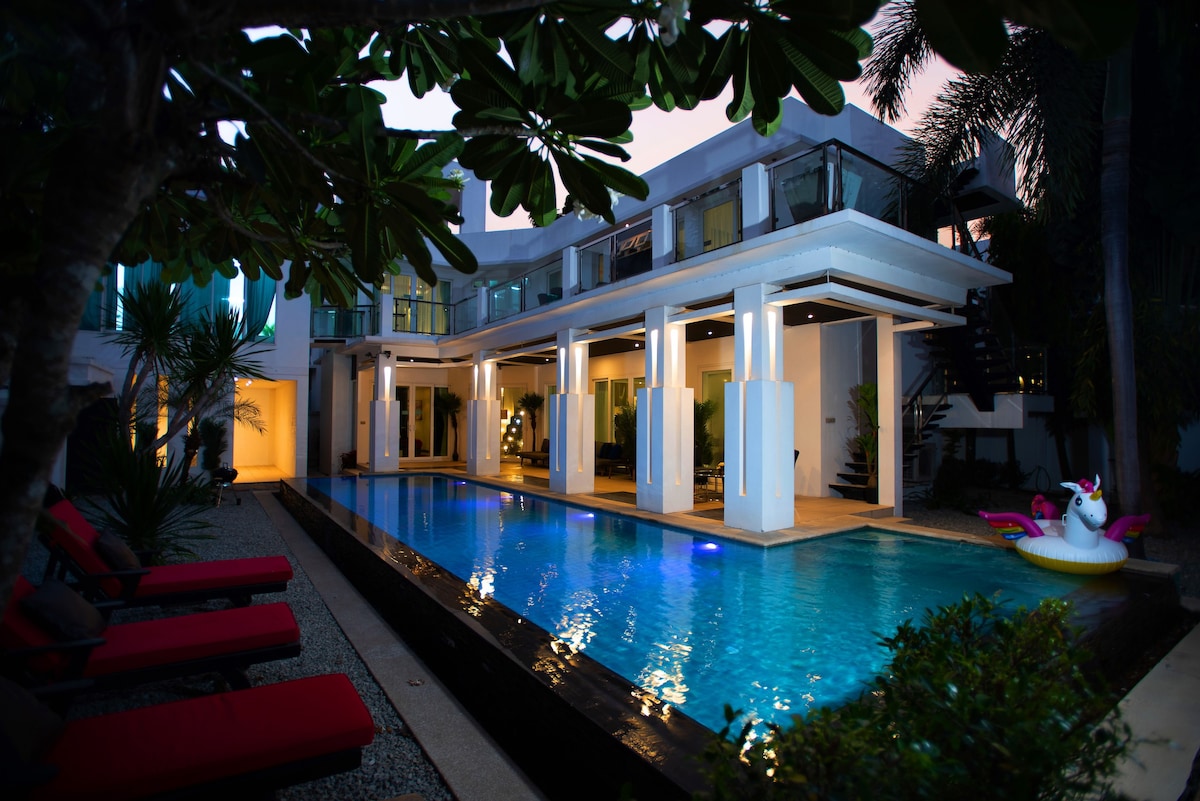 Premium Private Pool Villa Palm Oasis Pattaya*****