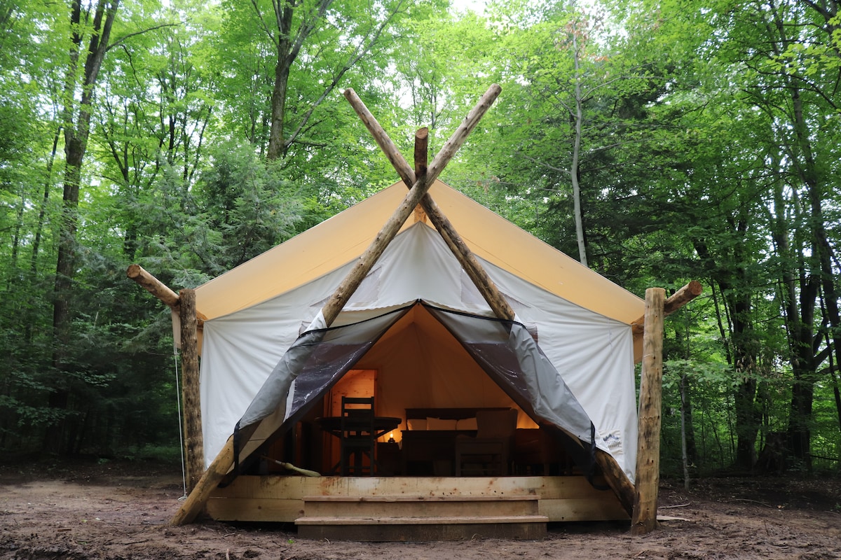 Glen Oro Eco-Retreat Glamping Explorer 's Tent