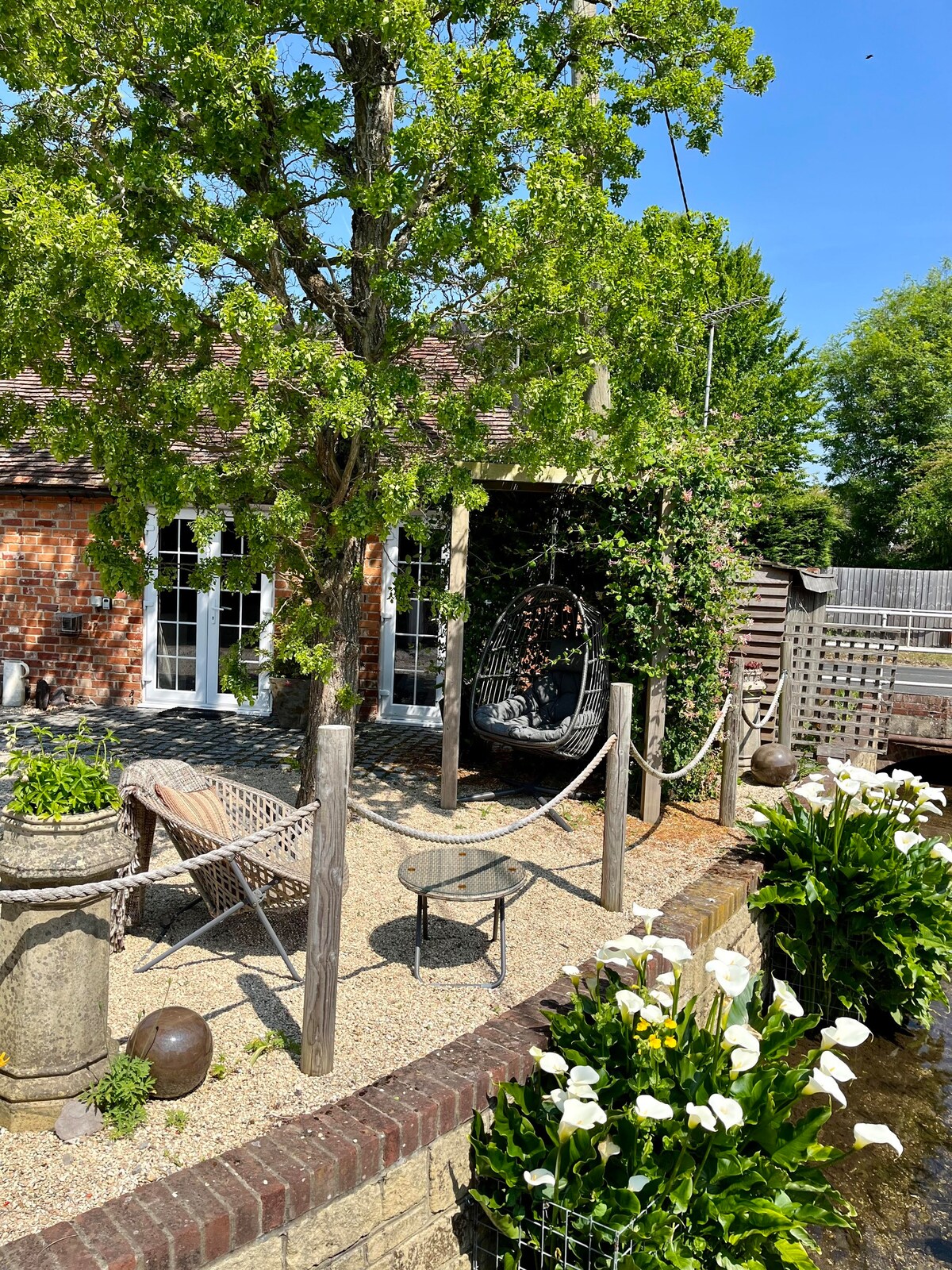 A B&B in the heart of the North Wessex Downs. AONB