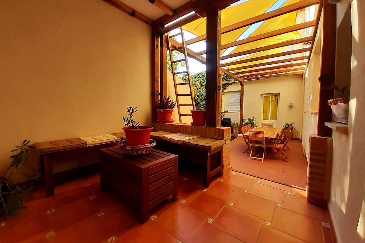 Wide town house in the heart of Torrubia del Campo