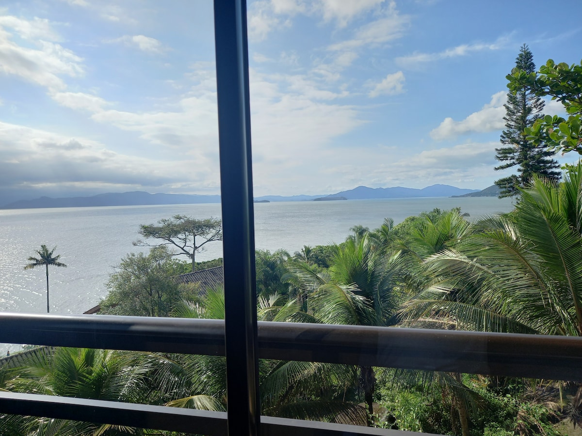 Suíte com vista panorâmica de Florianópolis
