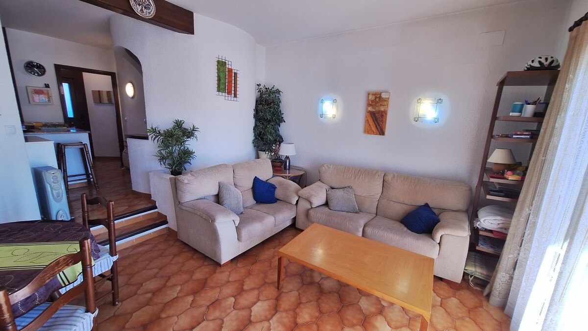 L'Estartit, Beautiful house with 3 bedrooms.