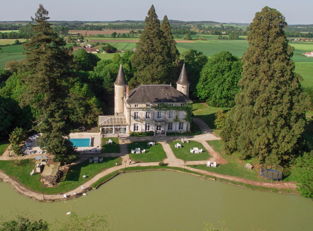 Chaumont家庭套房（ 2 A +2 E ） Château en Touraine