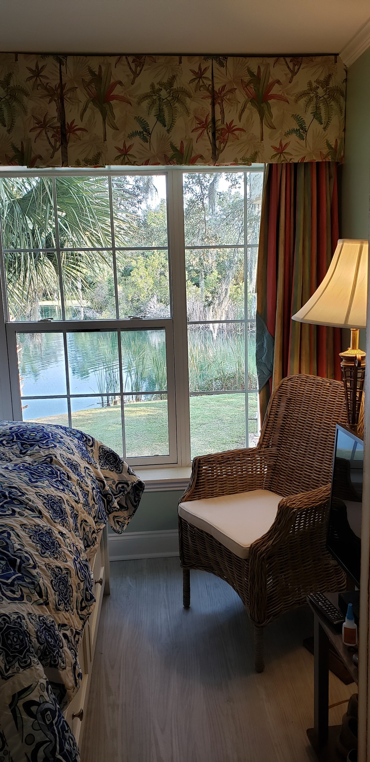 Litchfield by the sea 1BR 1BA Serene by the pond.