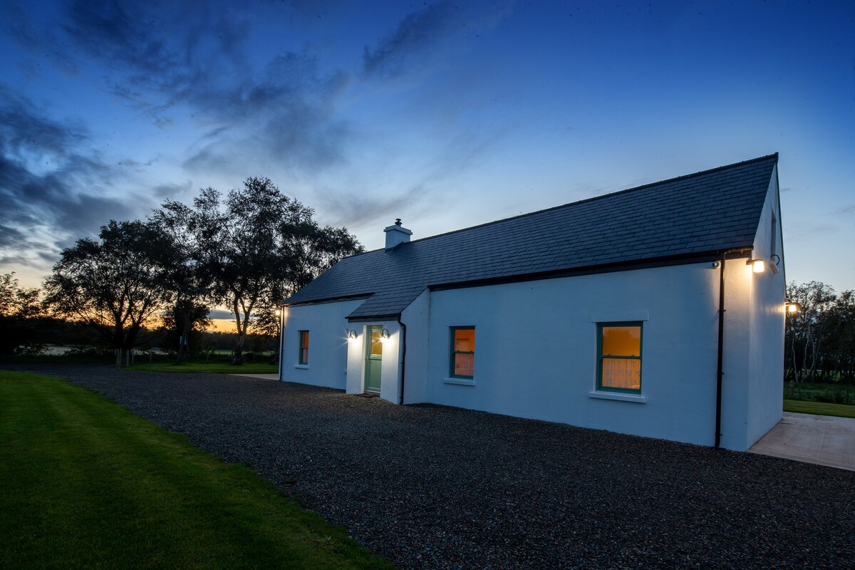 Crock Road Irish Cottage a Tranquil Getaway