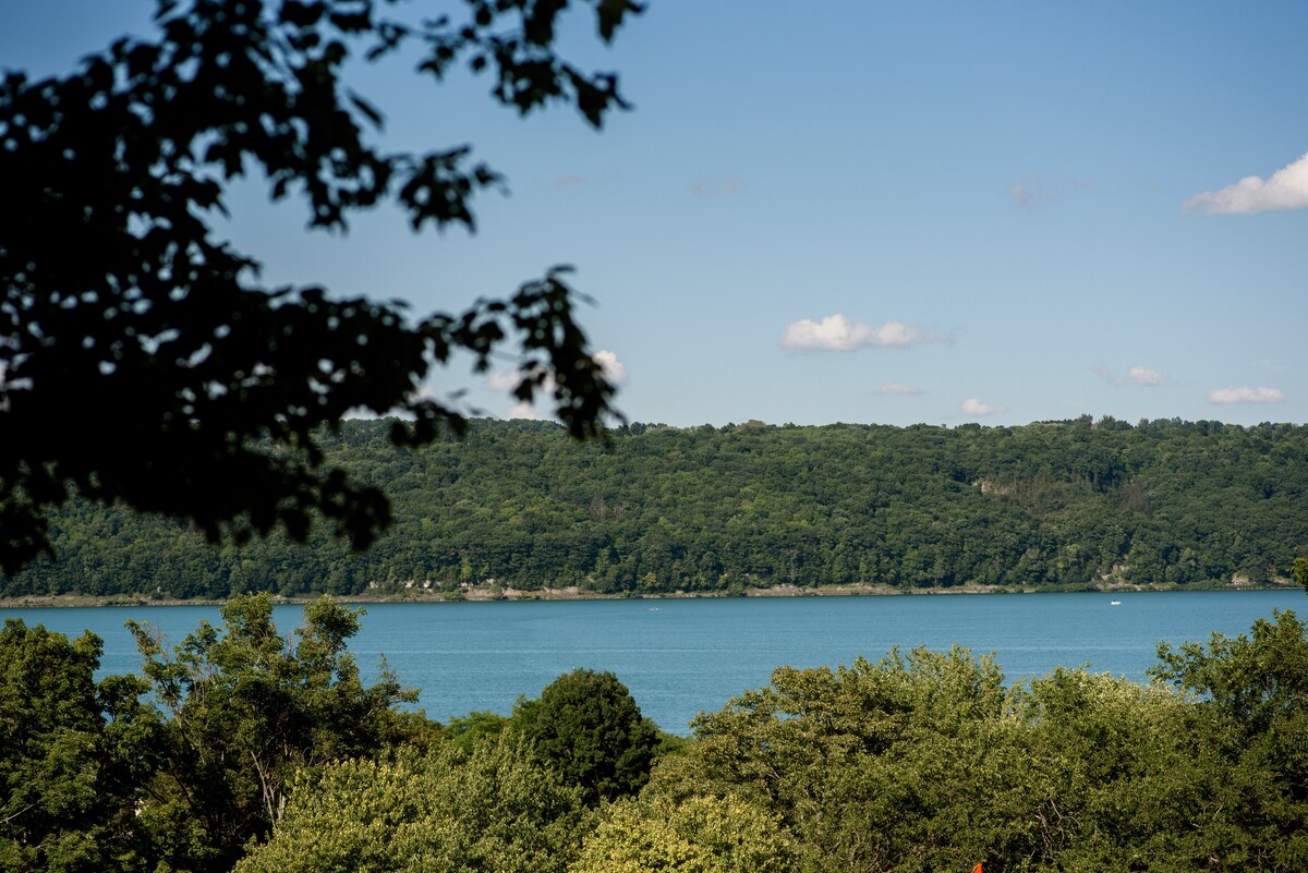 Lakeview Spa Rm, Inn at Taughannock Hotel