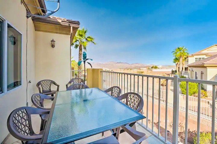 Ideally Located Townhome w/ POOL!