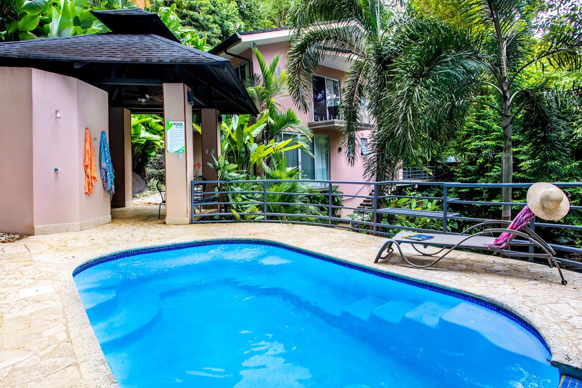 Tulemar度假村丛林之家2间卧室带私人游泳池