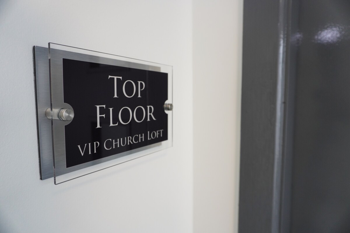 VIP Church Loft, stylish, top floor apartment