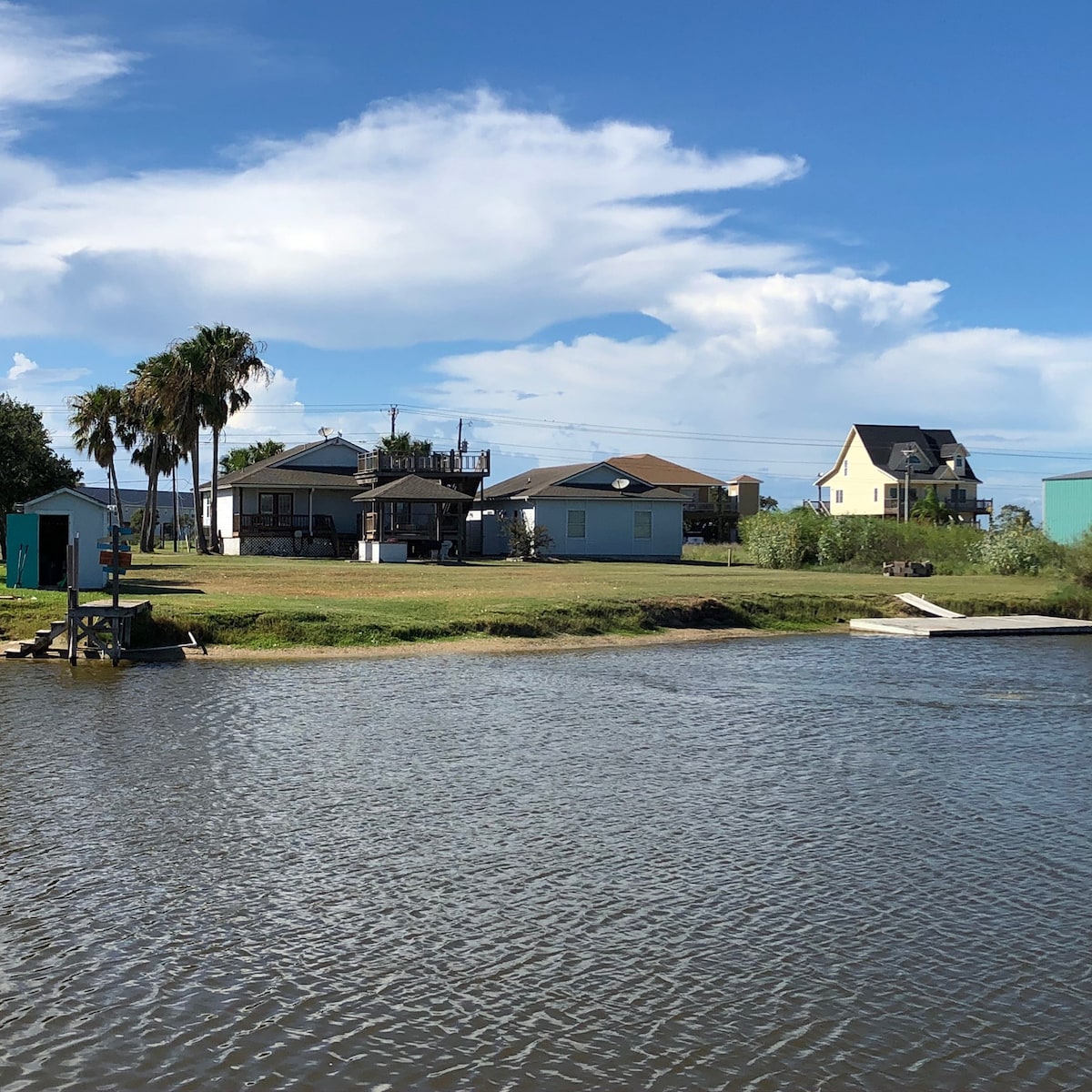 Quiet Bay House With Easy Access, Great Views