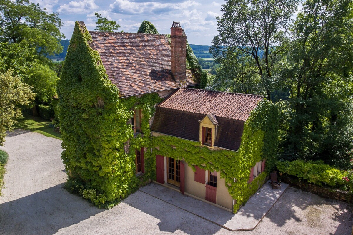 萨拉特（ Sarlat ）附近Chateau庄园内的豪华别墅