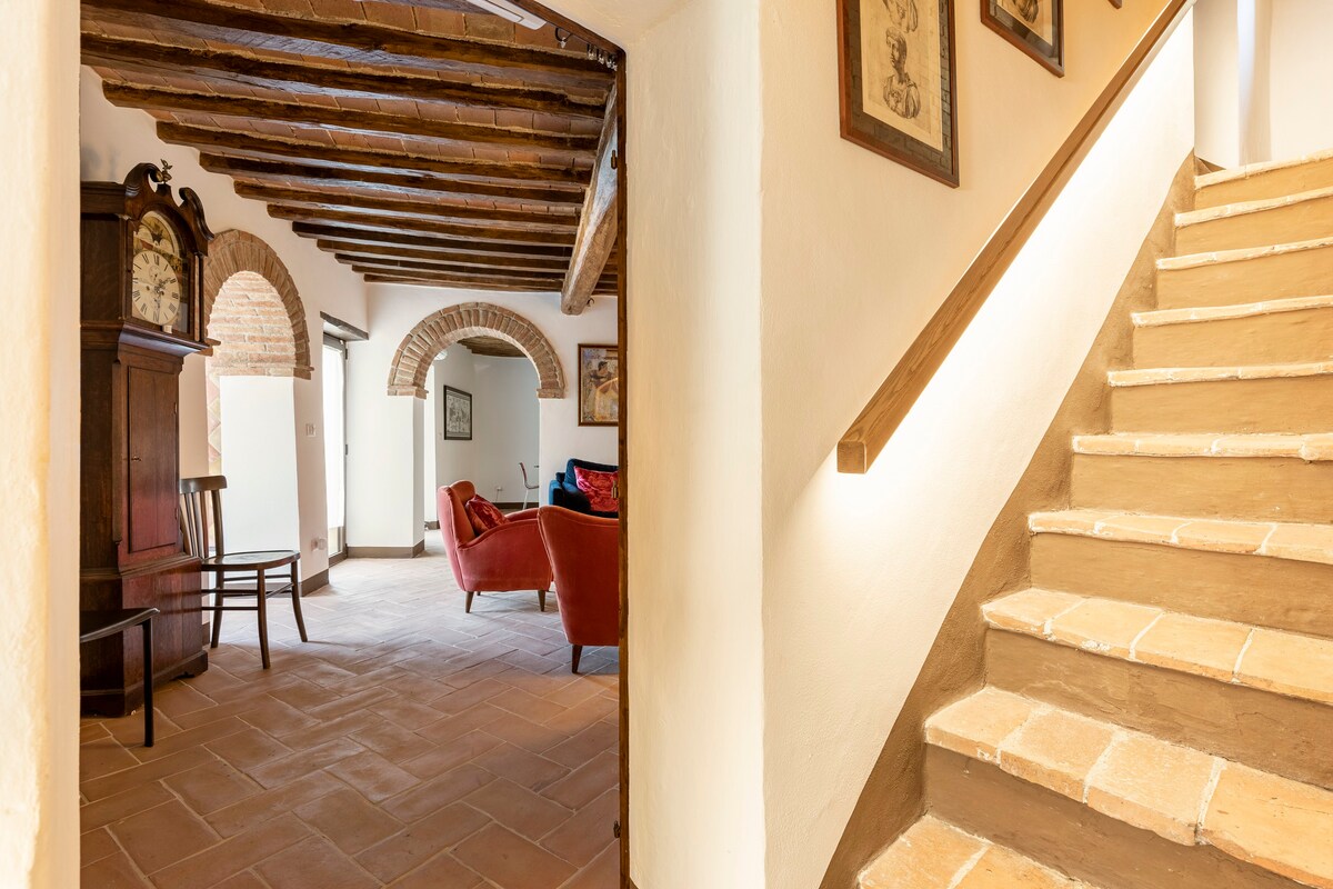 Romantic guest room in the heart of Tuscany