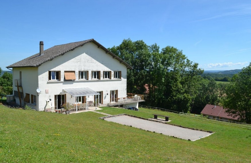 chambre 1 avec salle d'eau dans maison familiale